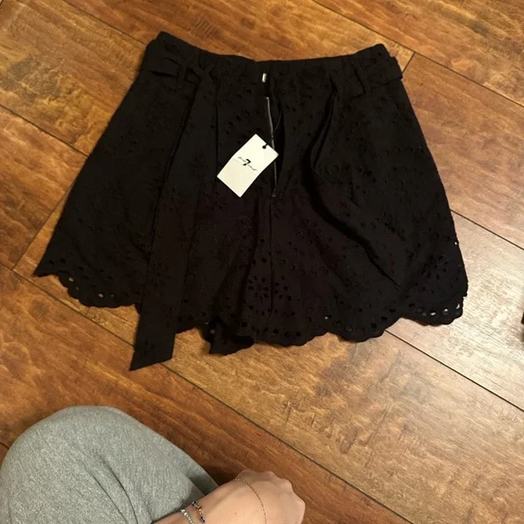 7 For All Mankind Black Lace Shorts - Picture 1 of 5